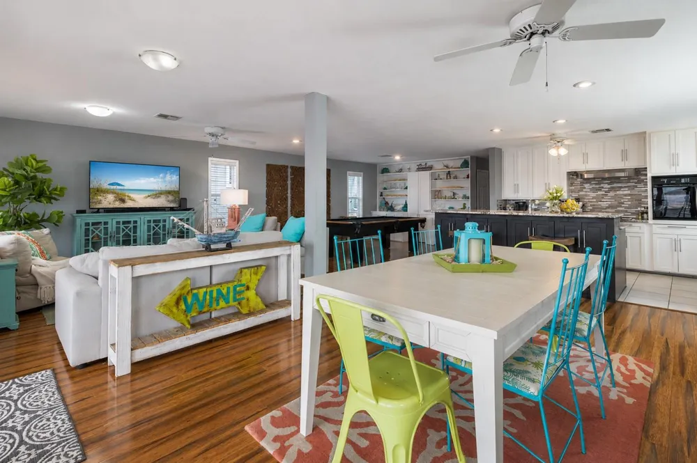 238 Bamaku Bend Tiki Island, TX 77554