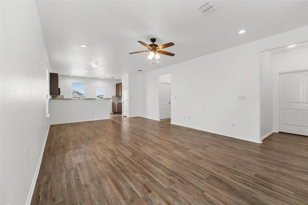 2814 High Castle San Antonio, TX 78245