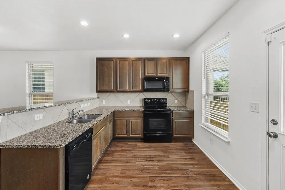 2814 High Castle San Antonio, TX 78245
