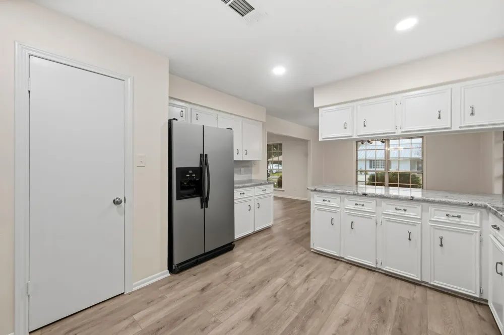8022 Bayside Boulevard Beach City, TX 77523