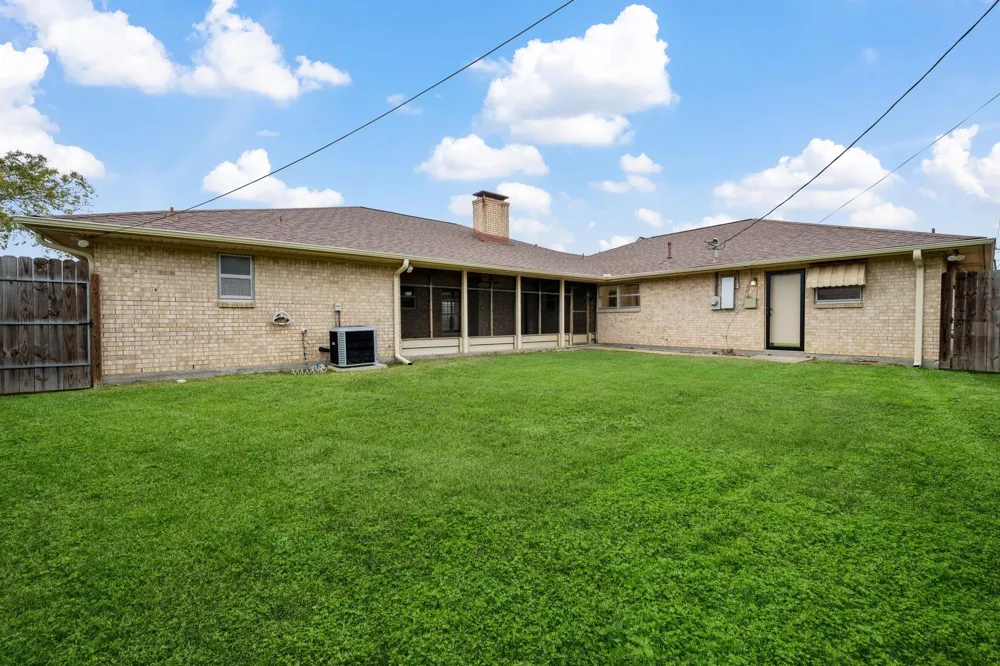 8022 Bayside Boulevard Beach City, TX 77523