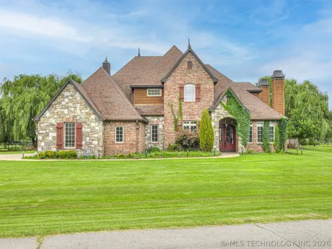 18961 Chickadee Court