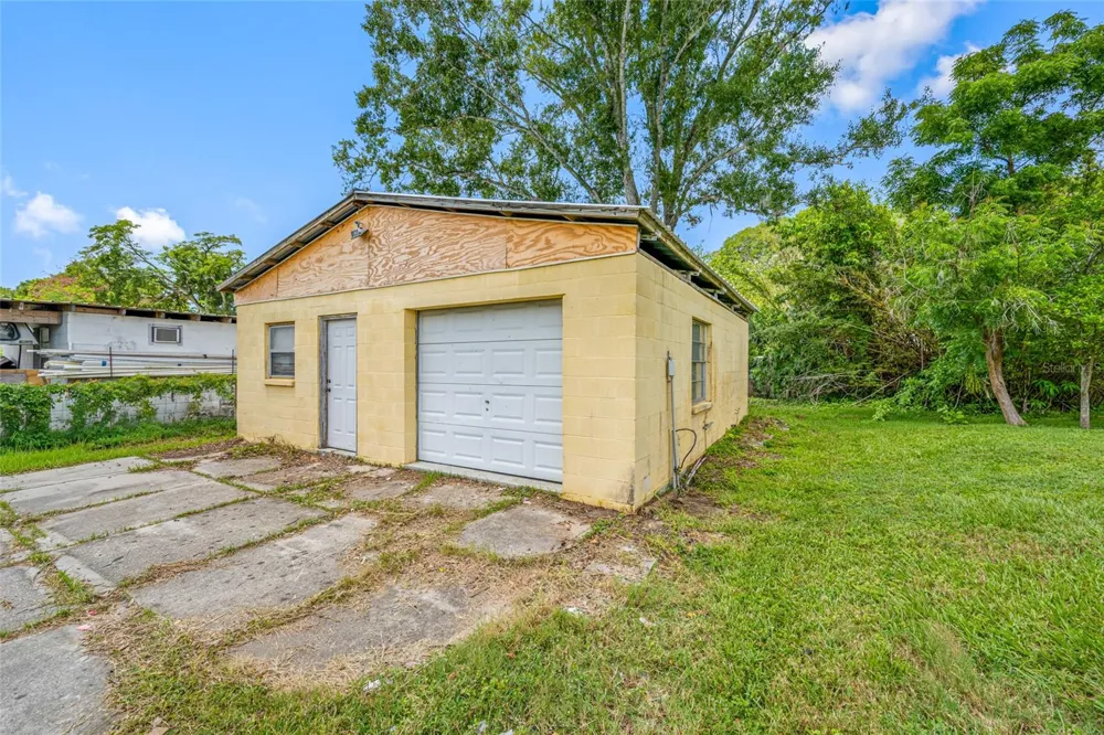13030 DELWOOD ROAD Tampa, FL 33624