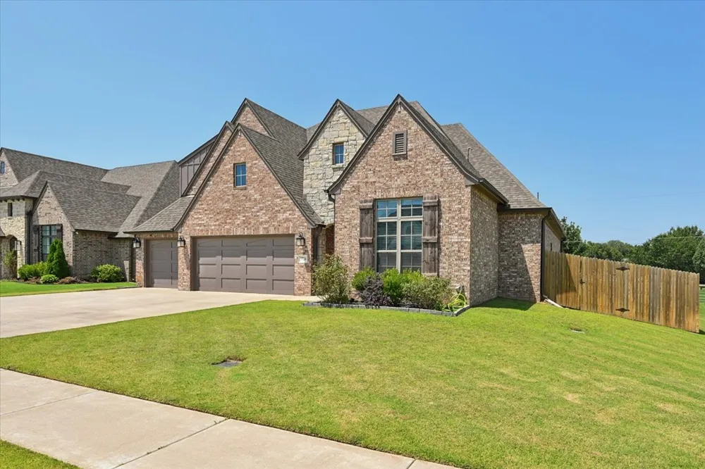7724 147th EastAvenue Owasso, OK 74055