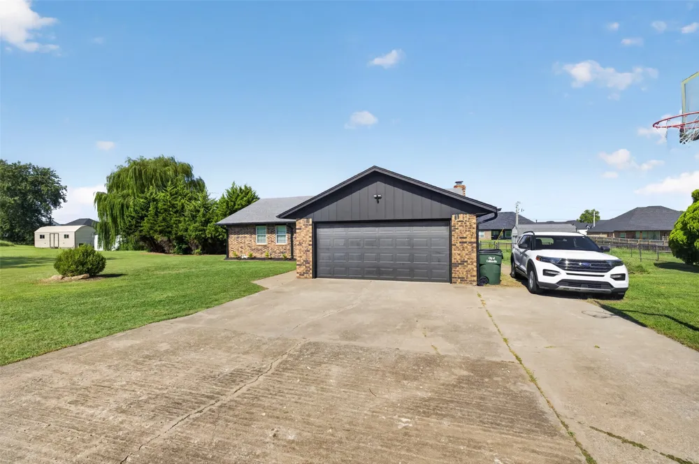 720 Black Jack Lane Collinsville, OK 74021
