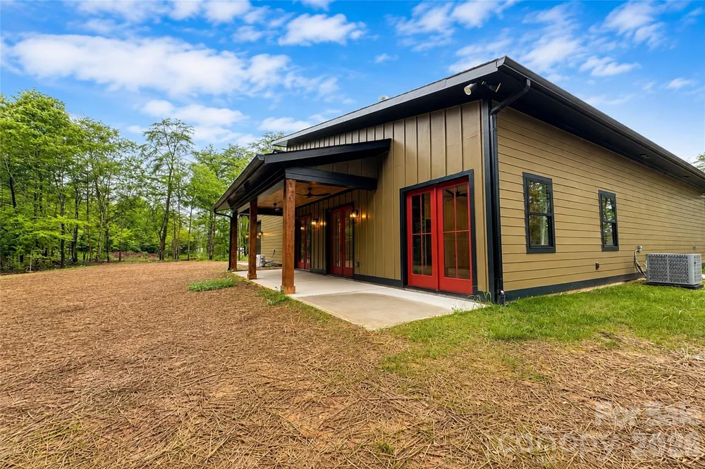 7401 Sherrills Ford Road Sherrills Ford, NC 28673