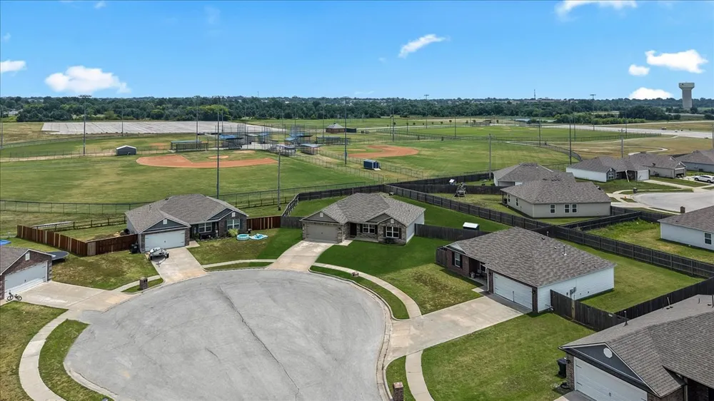 10018 E 110th Place Owasso, OK 74055