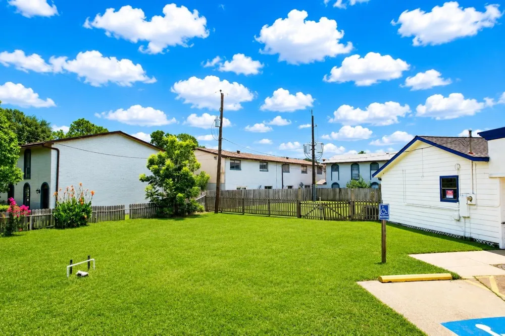 2321 Burke Road Pasadena, TX 77502