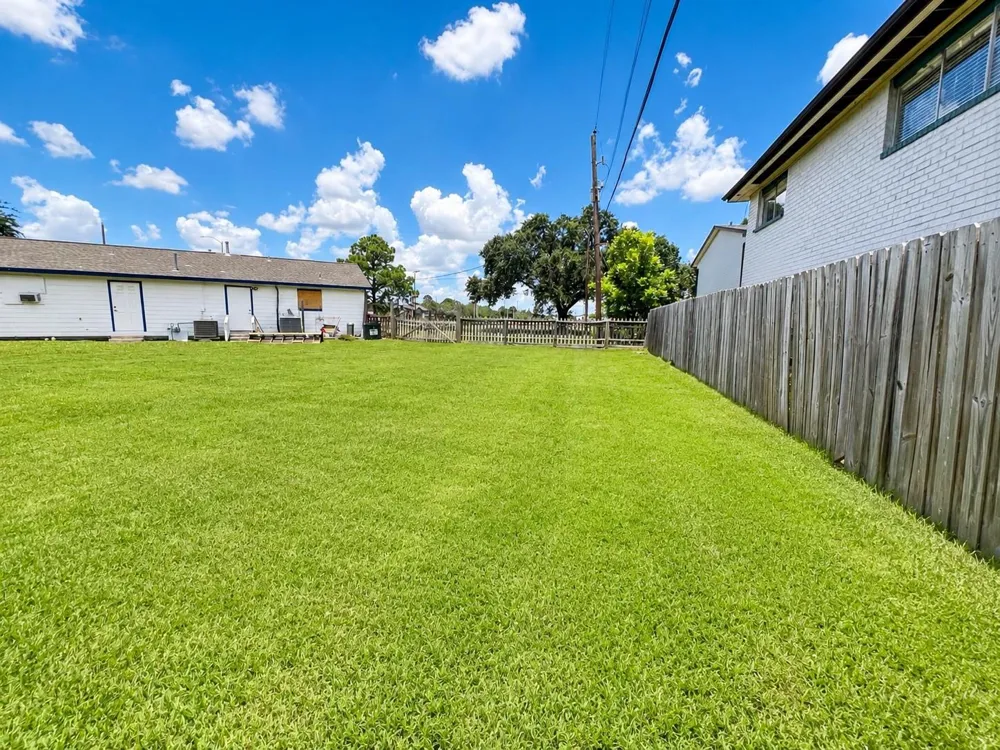 2321 Burke Road Pasadena, TX 77502
