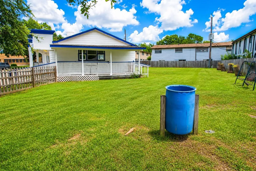 2321 Burke Road Pasadena, TX 77502