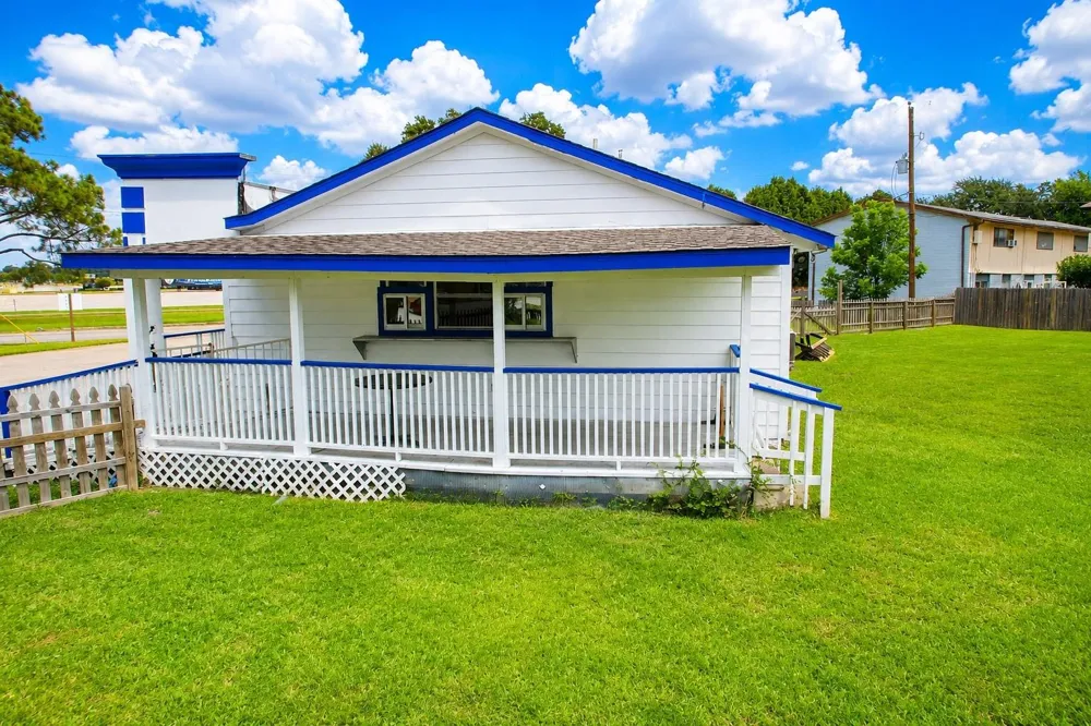 2321 Burke Road Pasadena, TX 77502