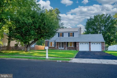 682 WOODLYN DRIVE