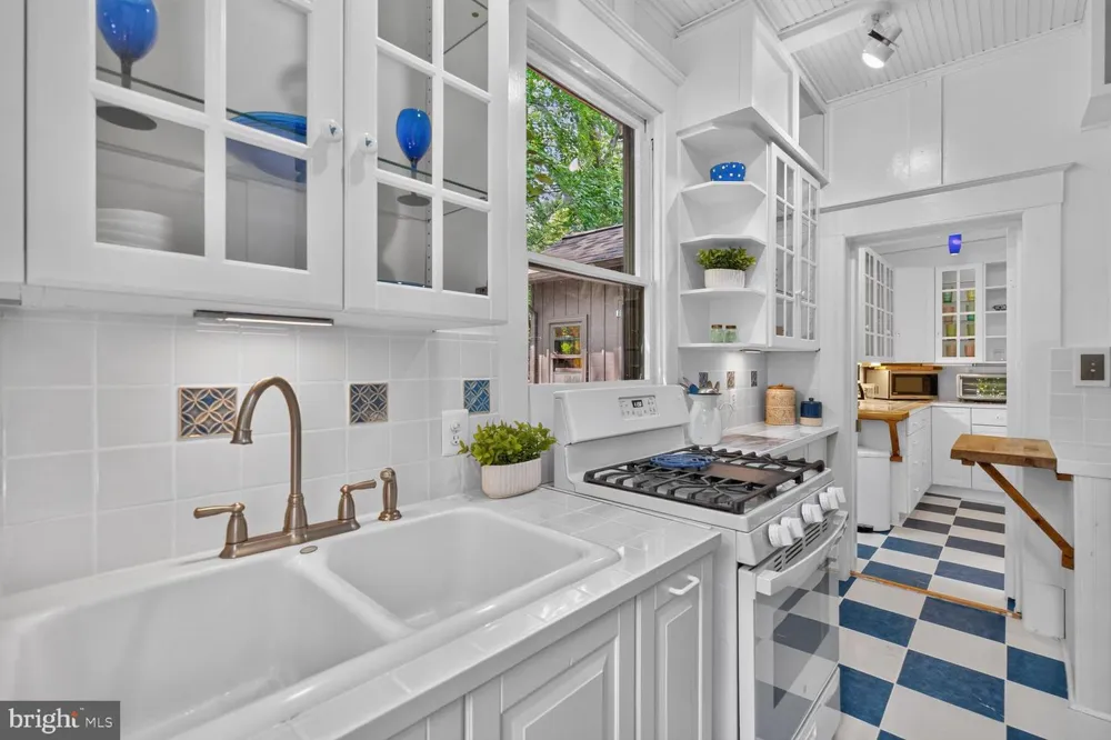 734 SILVER SPRING AVENUE Silver Spring, MD 20910