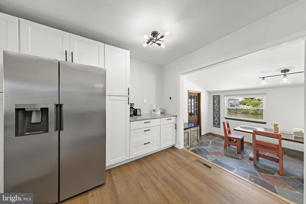 34 LAKE SINGLETON COURT Tuckerton, NJ 08087