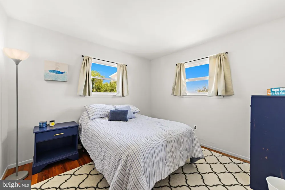 34 LAKE SINGLETON COURT Tuckerton, NJ 08087