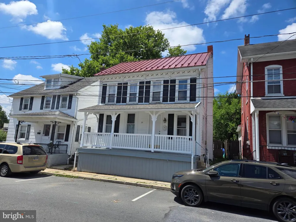 24 S HULL STREET Reading, PA 19608