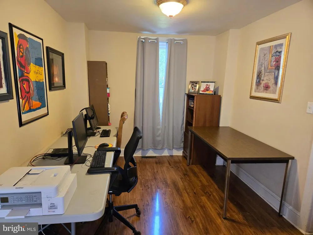 24 S HULL STREET Reading, PA 19608