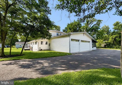 10951 POPLAR DRIVE