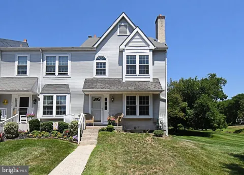 2489 HILLENDALE DRIVE