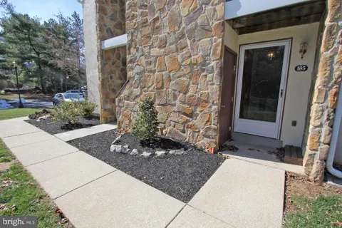 185 VALLEY STREAM CIRCLE
