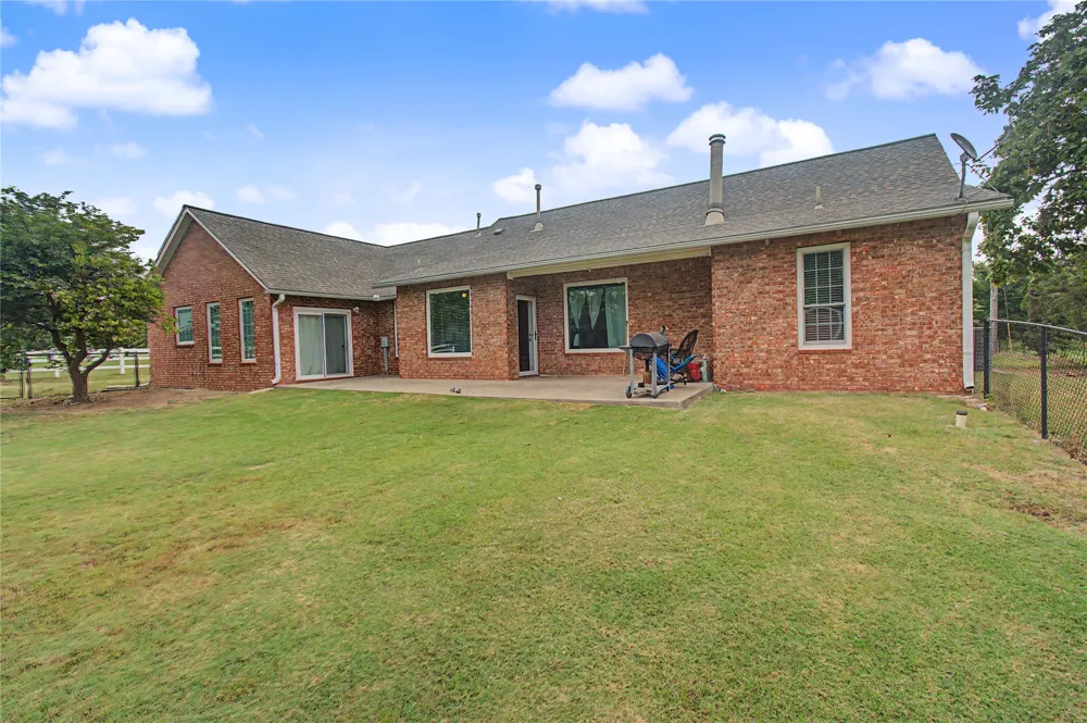 31359 S 200 ROAD Henryetta, OK 74437
