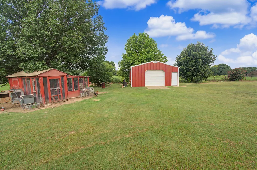 31359 S 200 ROAD Henryetta, OK 74437