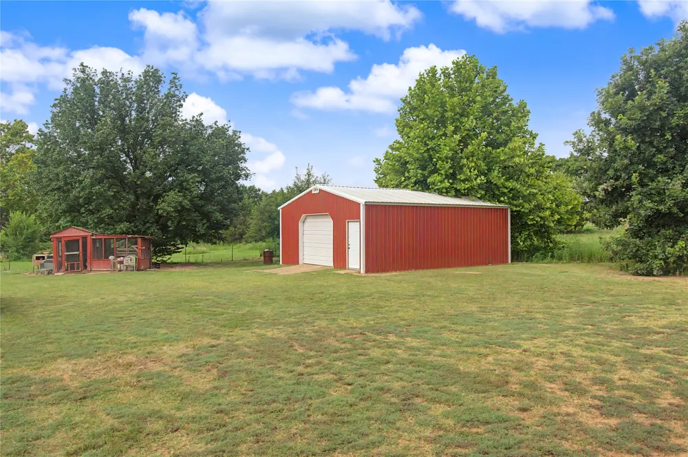 31359 S 200 ROAD Henryetta, OK 74437