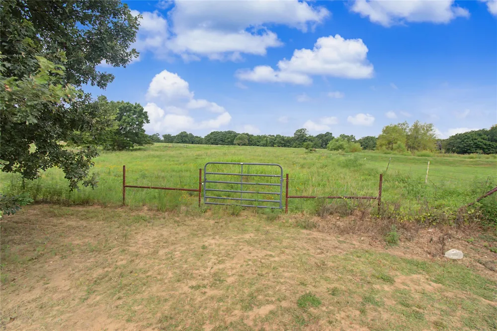 31359 S 200 ROAD Henryetta, OK 74437