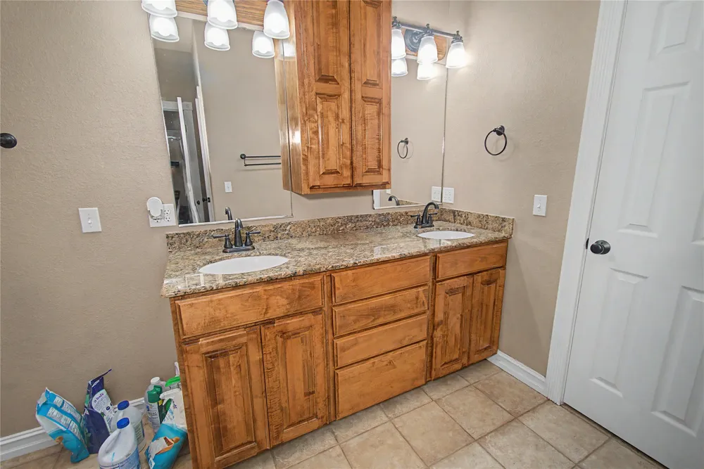 31359 S 200 ROAD Henryetta, OK 74437