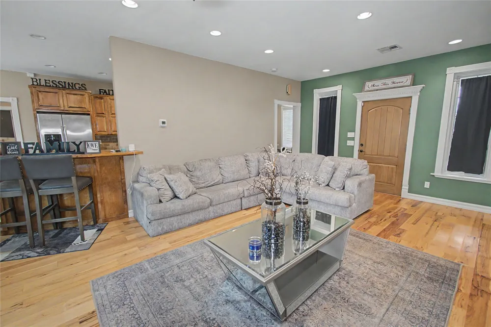 31359 S 200 ROAD Henryetta, OK 74437