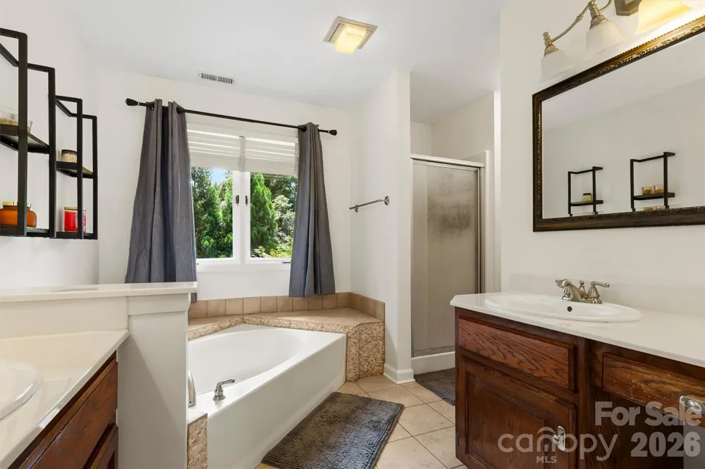 8601 Middleton Circle Harrisburg, NC 28075
