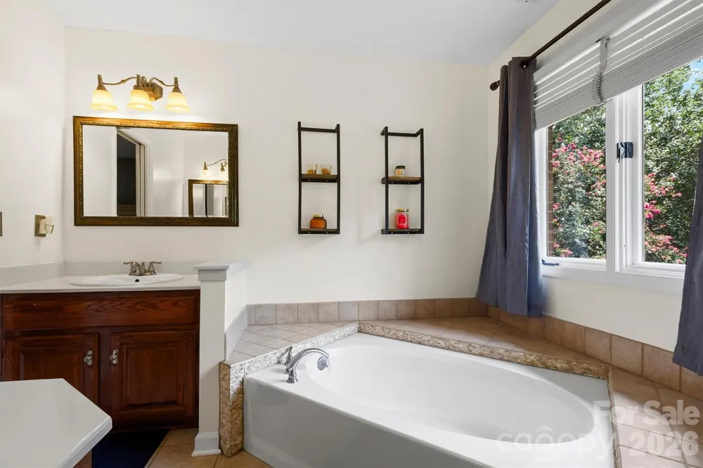 8601 Middleton Circle Harrisburg, NC 28075