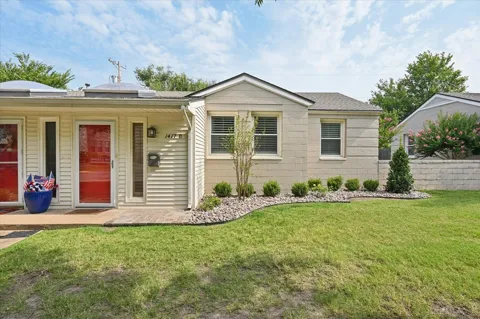 1417 E 39th Street #D