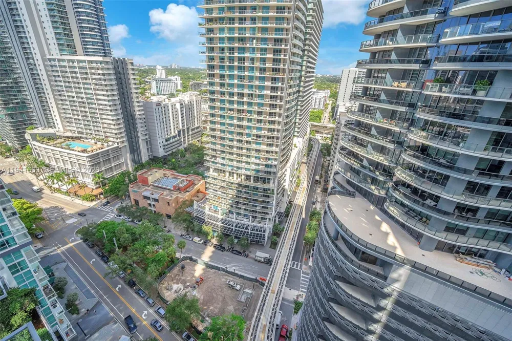 1050 Brickell Ave #2418 Miami, FL 33131