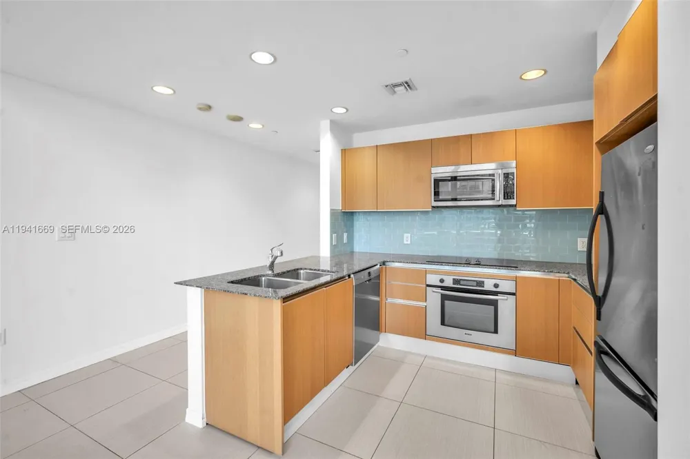 1050 Brickell Ave #2418 Miami, FL 33131