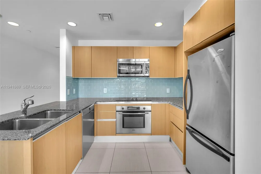1050 Brickell Ave #2418 Miami, FL 33131