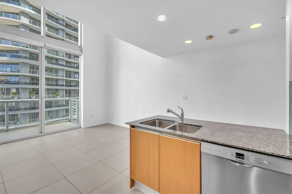 1050 Brickell Ave #2418 Miami, FL 33131