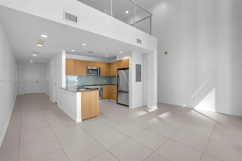 1050 Brickell Ave #2418 Miami, FL 33131