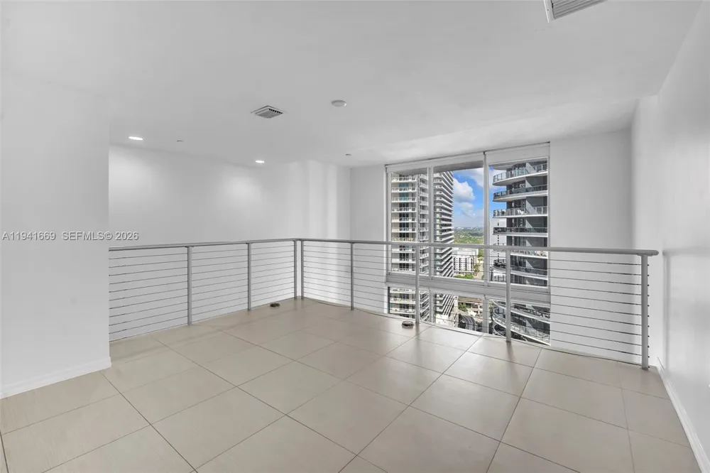 1050 Brickell Ave #2418 Miami, FL 33131