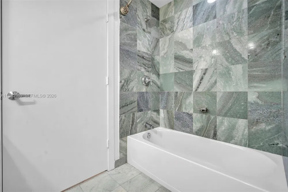 1050 Brickell Ave #2418 Miami, FL 33131