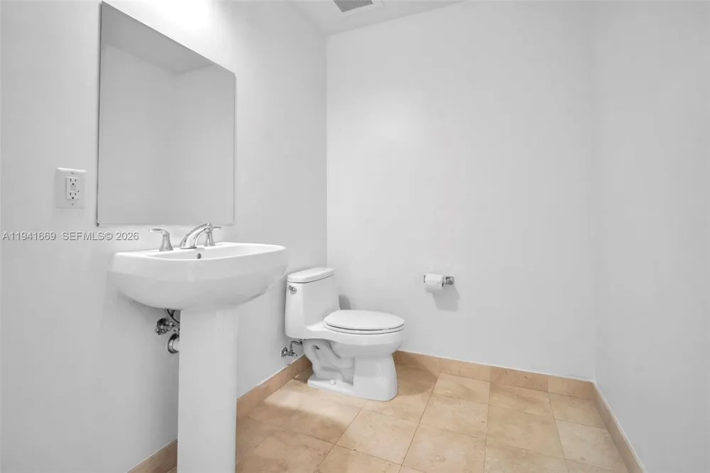 1050 Brickell Ave #2418 Miami, FL 33131