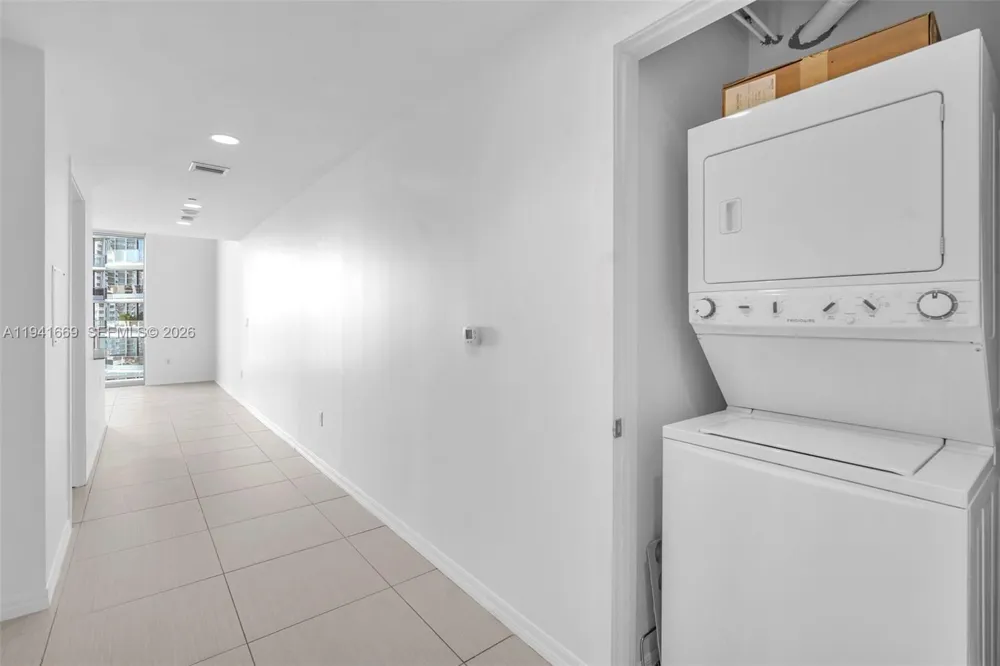 1050 Brickell Ave #2418 Miami, FL 33131