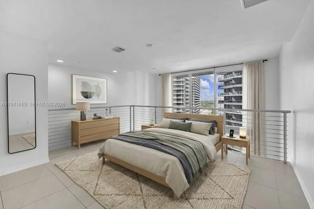 1050 Brickell Ave #2418 Miami, FL 33131