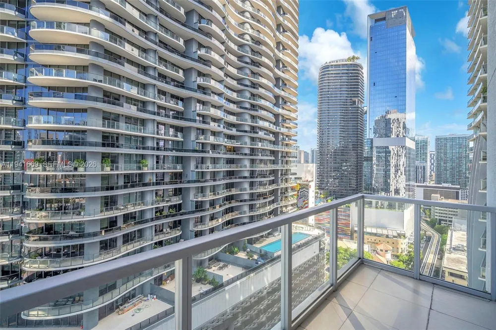 1050 Brickell Ave #2418 Miami, FL 33131