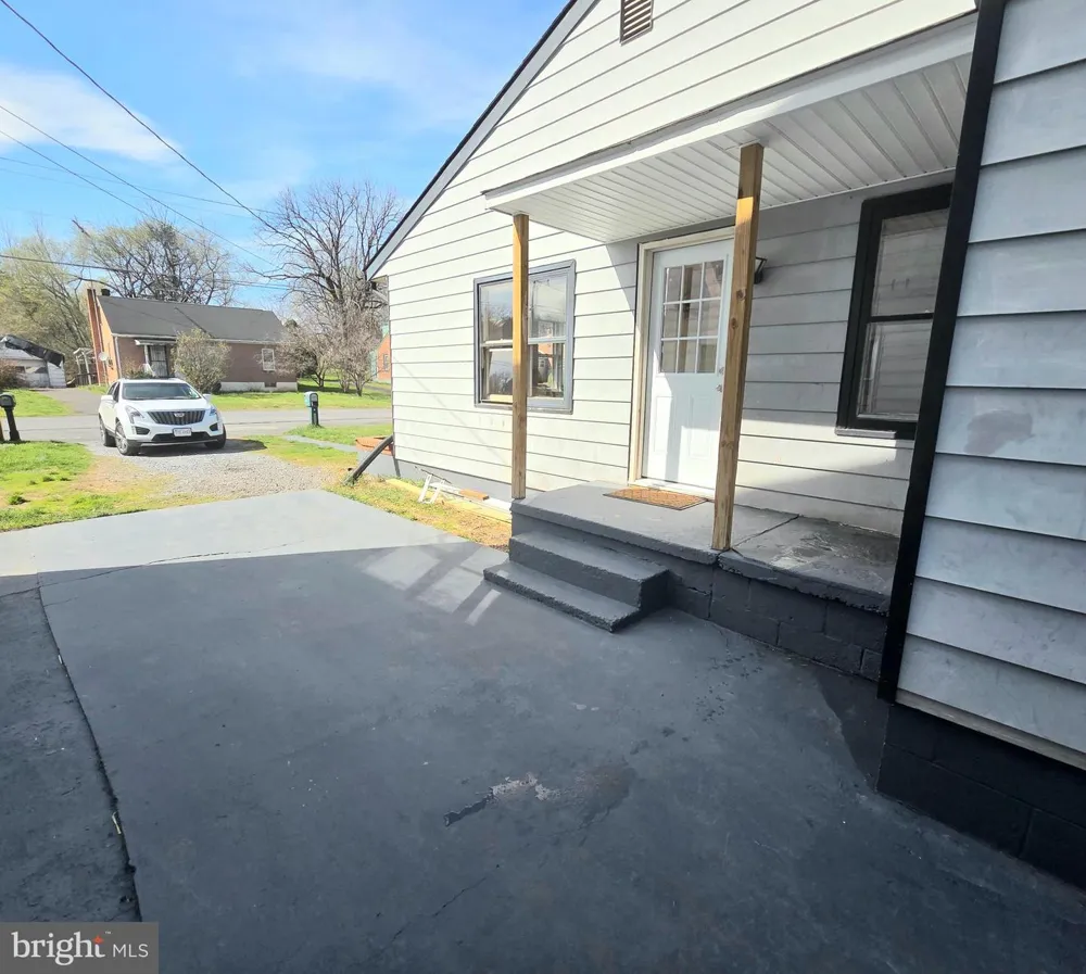 357 HEDRICK AVENUE Martinsburg, WV 25405