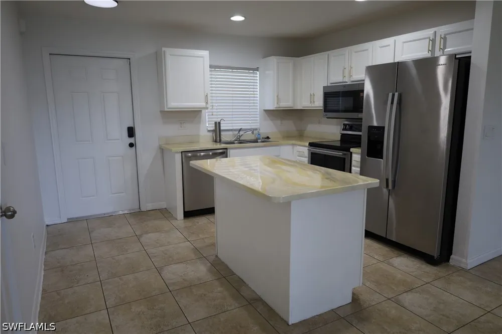 Leeds Road Fort Myers, FL 33907