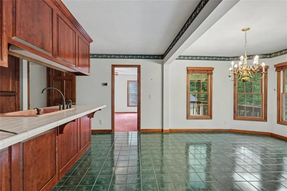 93 Lori Lane Blairsville, GA 30512