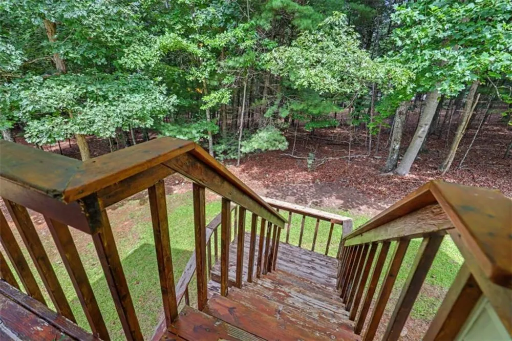 93 Lori Lane Blairsville, GA 30512