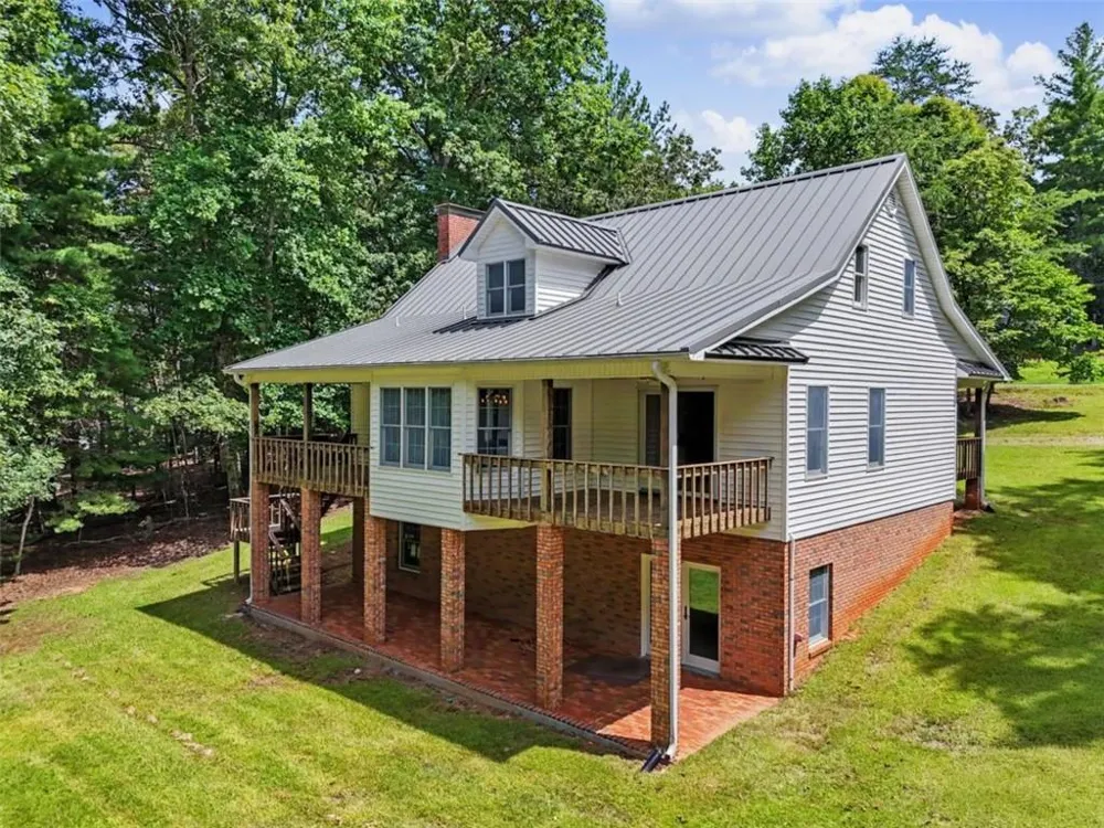 93 Lori Lane Blairsville, GA 30512