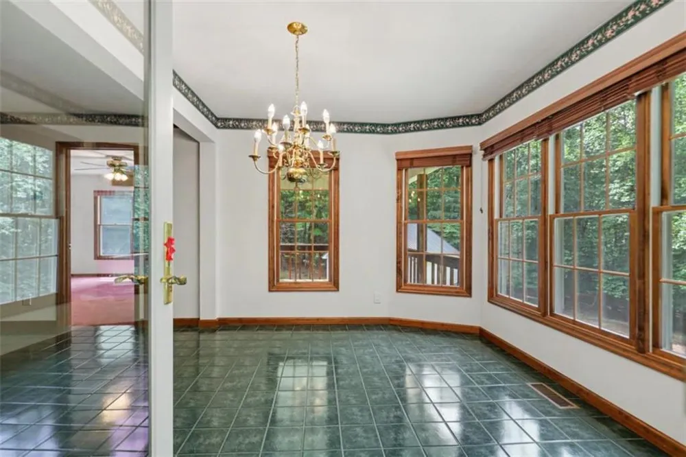 93 Lori Lane Blairsville, GA 30512